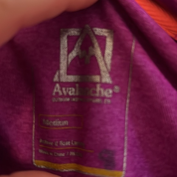 Avalanche sweatshirt size medium. Pretty purple color. Size medium - Picture 7 of 7